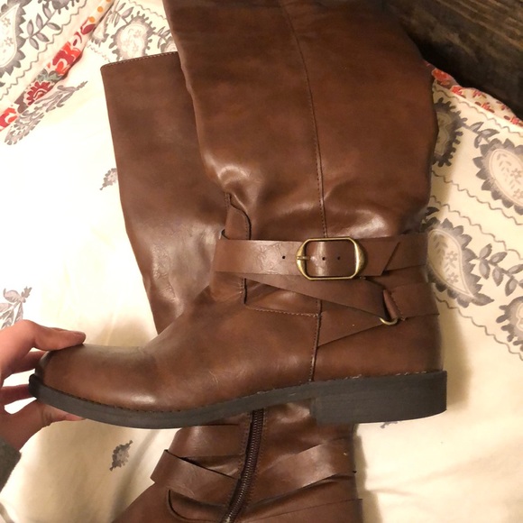 Brown riding boots from Macy’s - Picture 2 of 2
